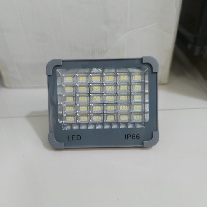 پروژکتور شارژی خورشیدی IP66 مدل 360LED